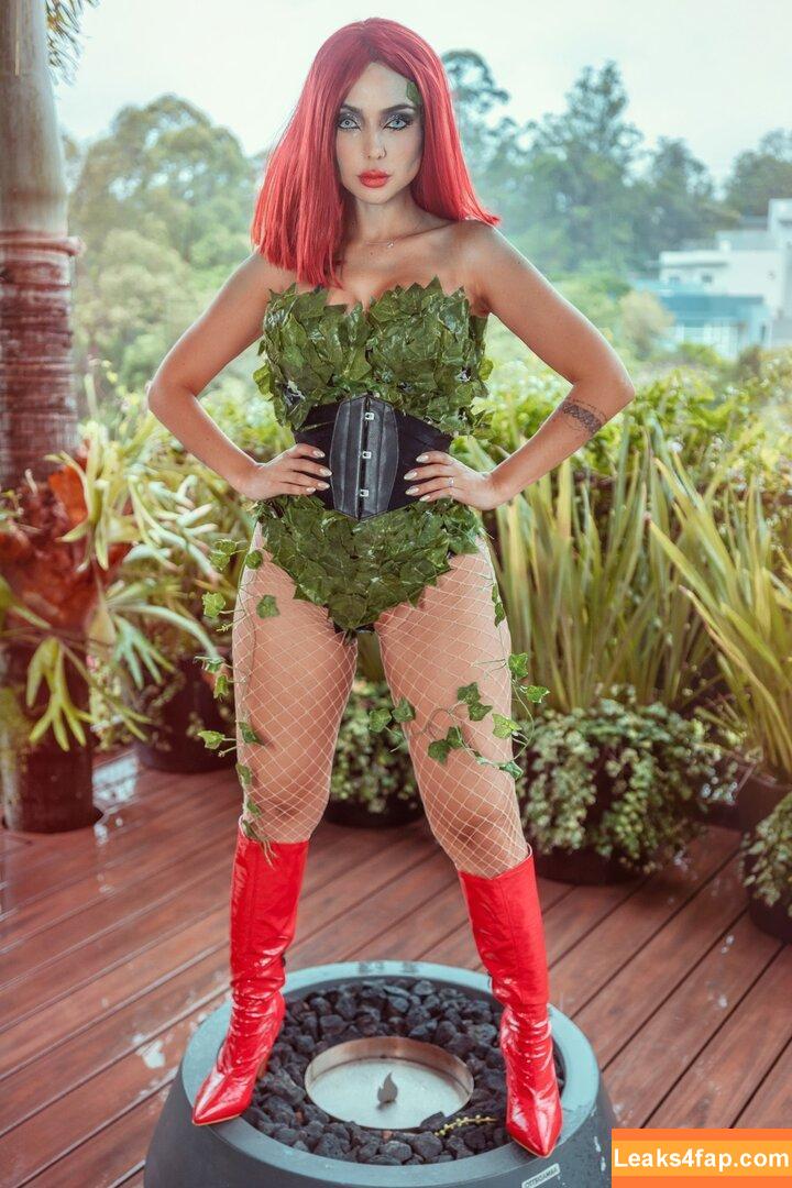 Nyvi Estephan / Discussão / nyviestephan leaked photo photo #1611
