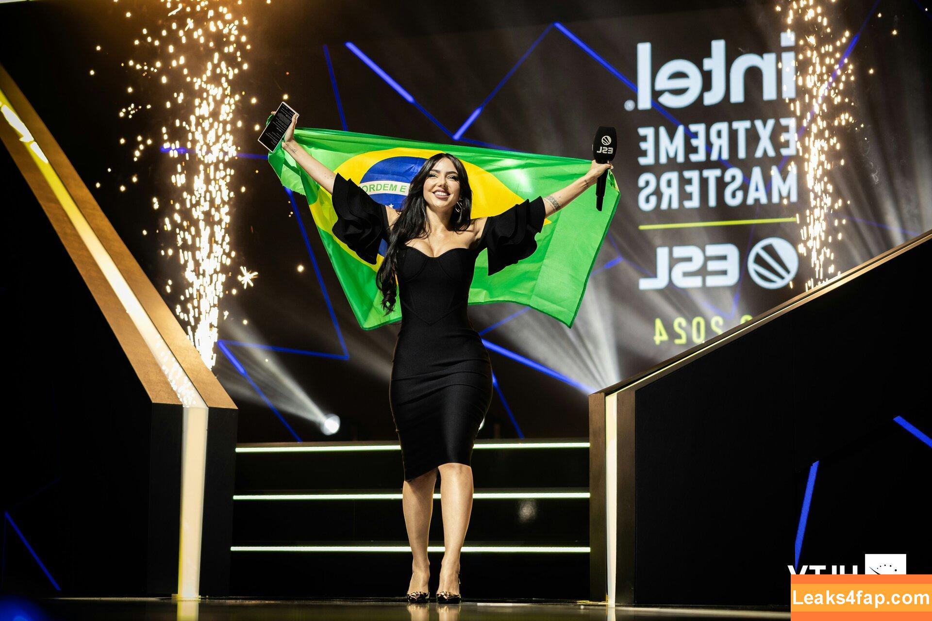 Nyvi Estephan / Discussão / nyviestephan leaked photo photo #1749