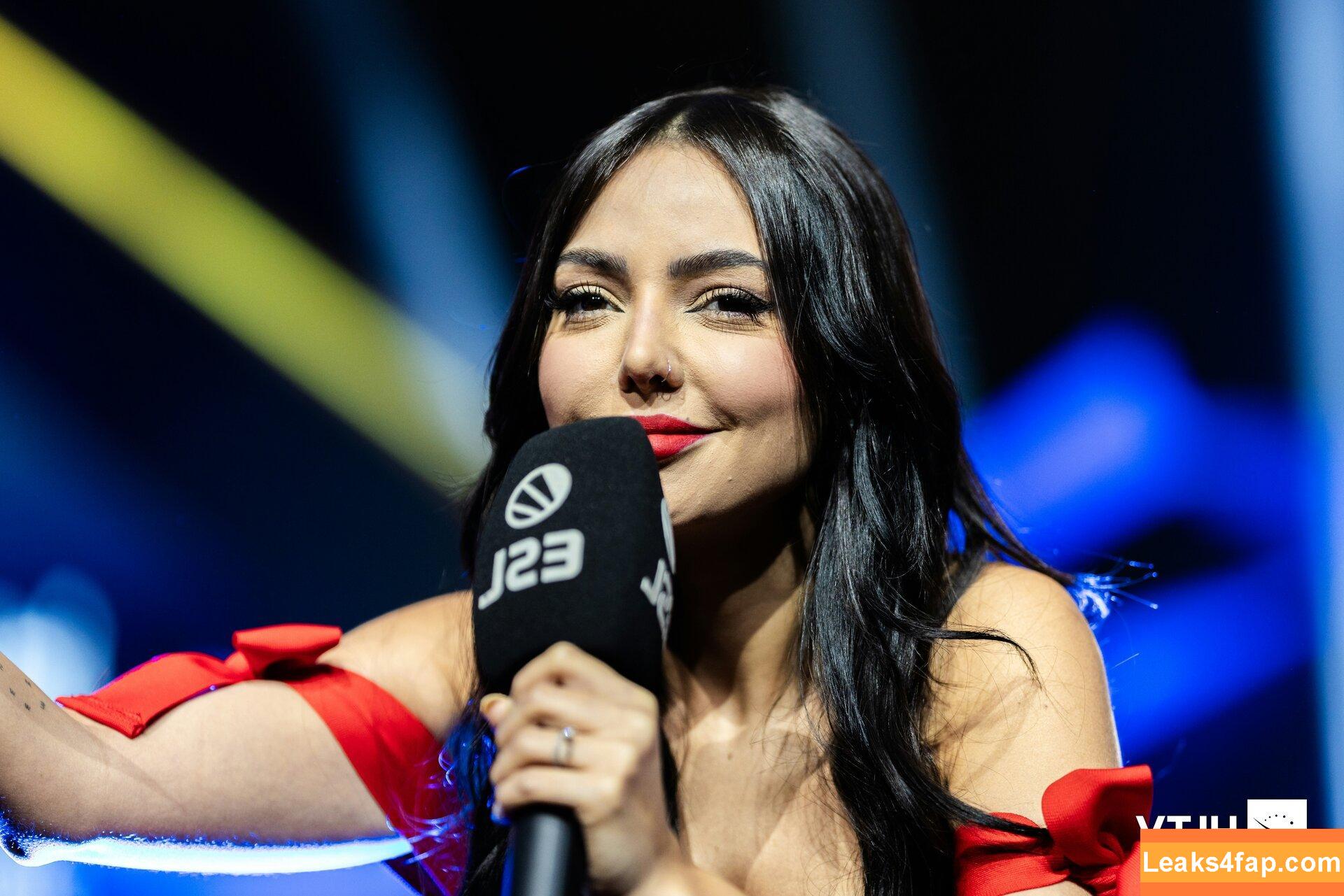 Nyvi Estephan / Discussão / nyviestephan leaked photo photo #1757