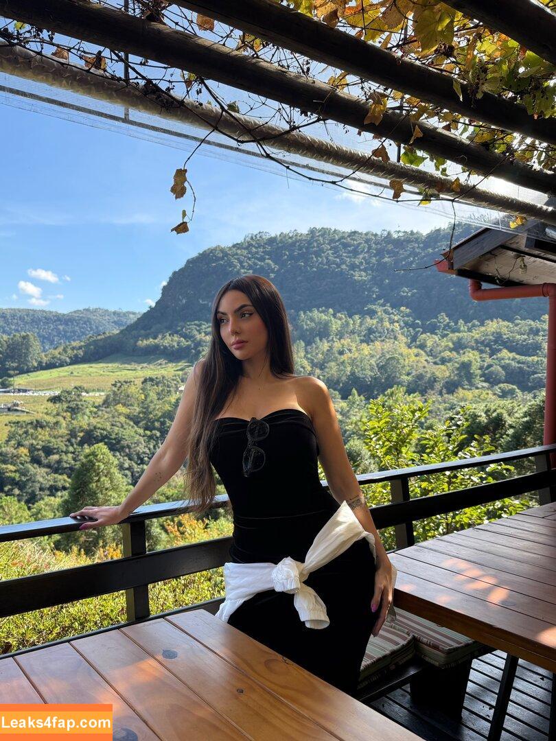 Nyvi Estephan / Discussão / nyviestephan leaked photo photo #1763