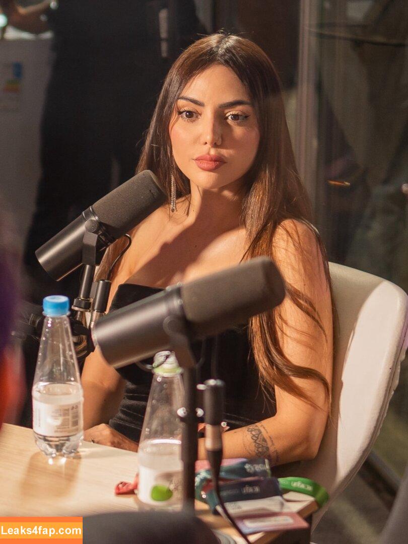 Nyvi Estephan / Discussão / nyviestephan leaked photo photo #1764