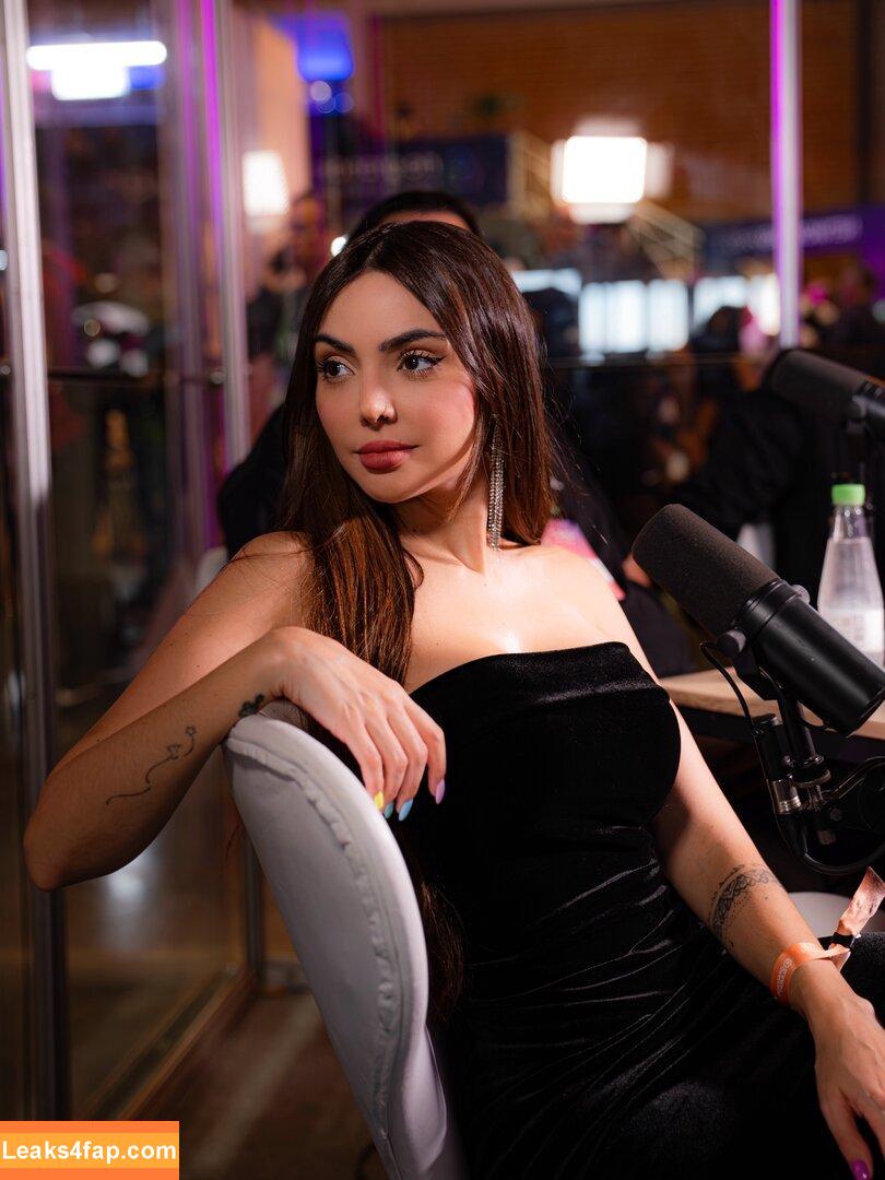 Nyvi Estephan / Discussão / nyviestephan leaked photo photo #1765