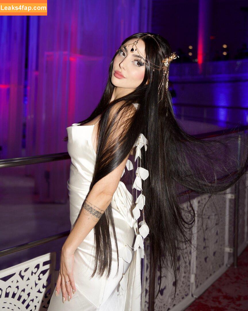Nyvi Estephan / Discussão / nyviestephan leaked photo photo #1783
