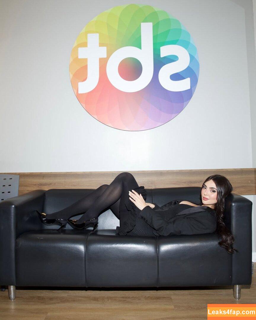 Nyvi Estephan / Discussão / nyviestephan leaked photo photo #1787