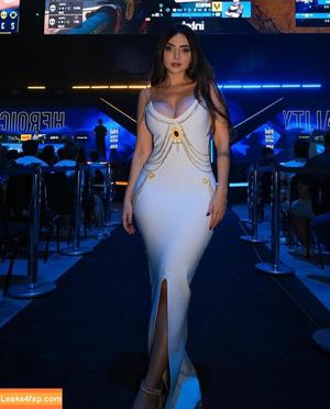 Nyvi Estephan photo #1004