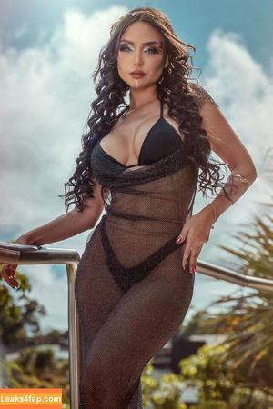 Nyvi Estephan photo #1009