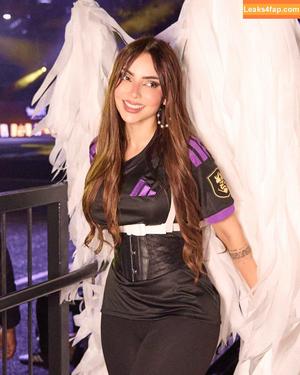 Nyvi Estephan photo #1828