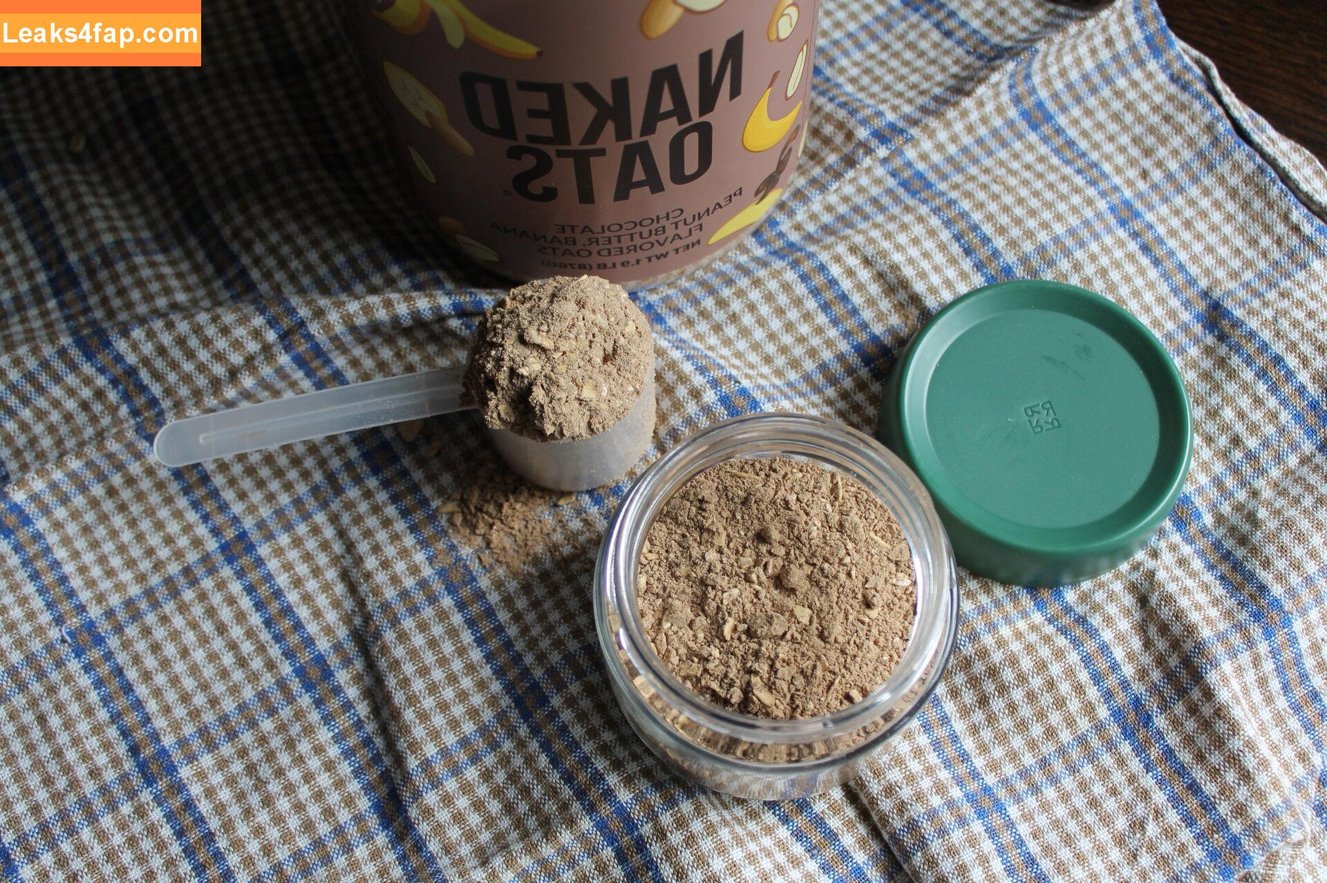 Oatmeal /  leaked photo photo #0002