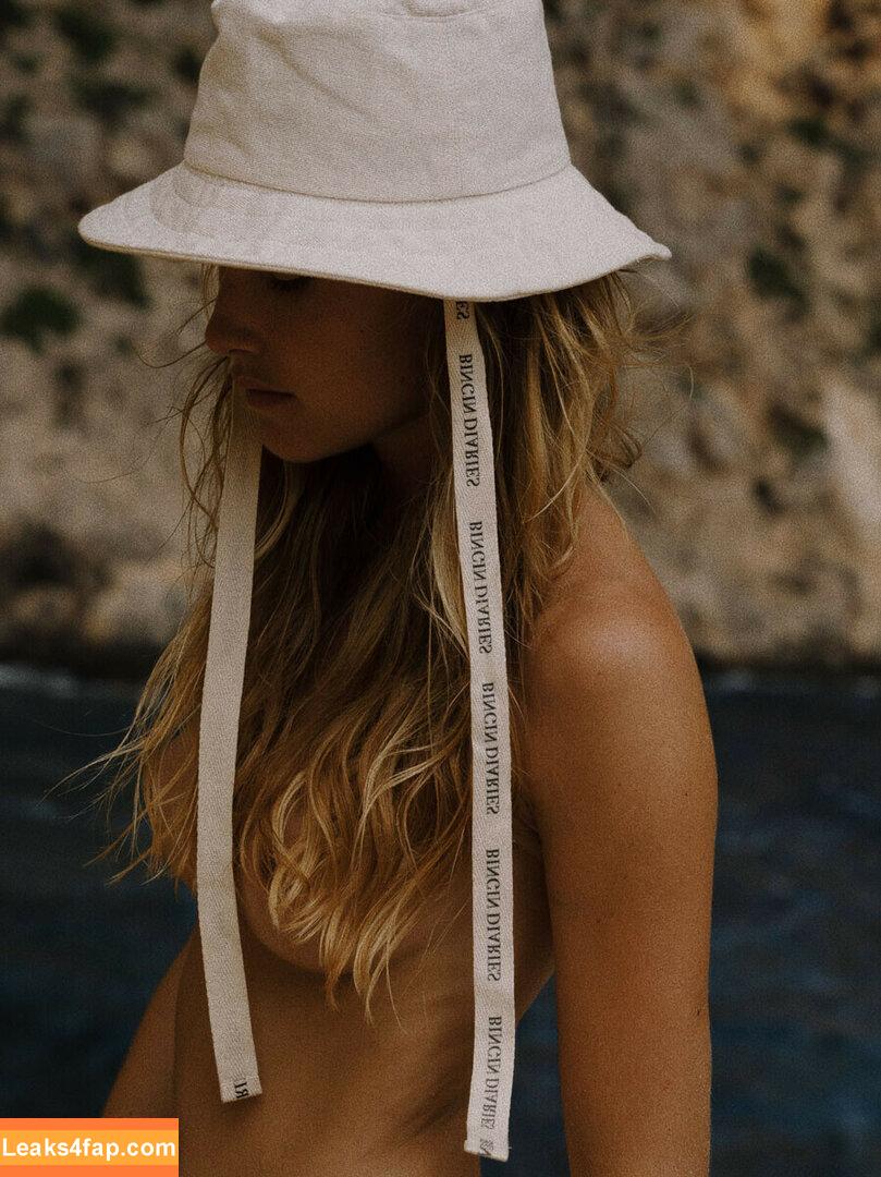 Océane Le Ny / oceane.leny / oceaneleny leaked photo photo #0023