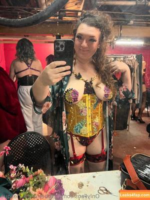 octoberroseburlesque photo #0001