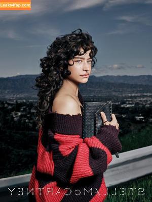 Odessa A’zion photo #0033