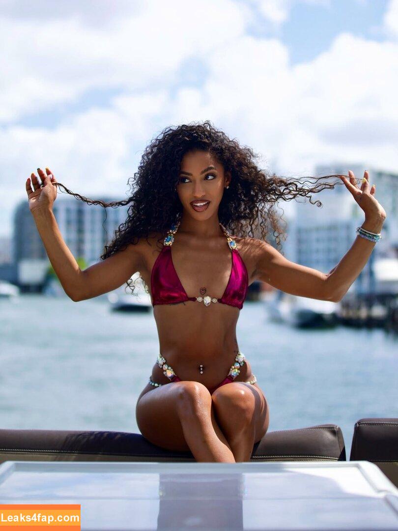 Official Janina / official_janina leaked photo photo #0107