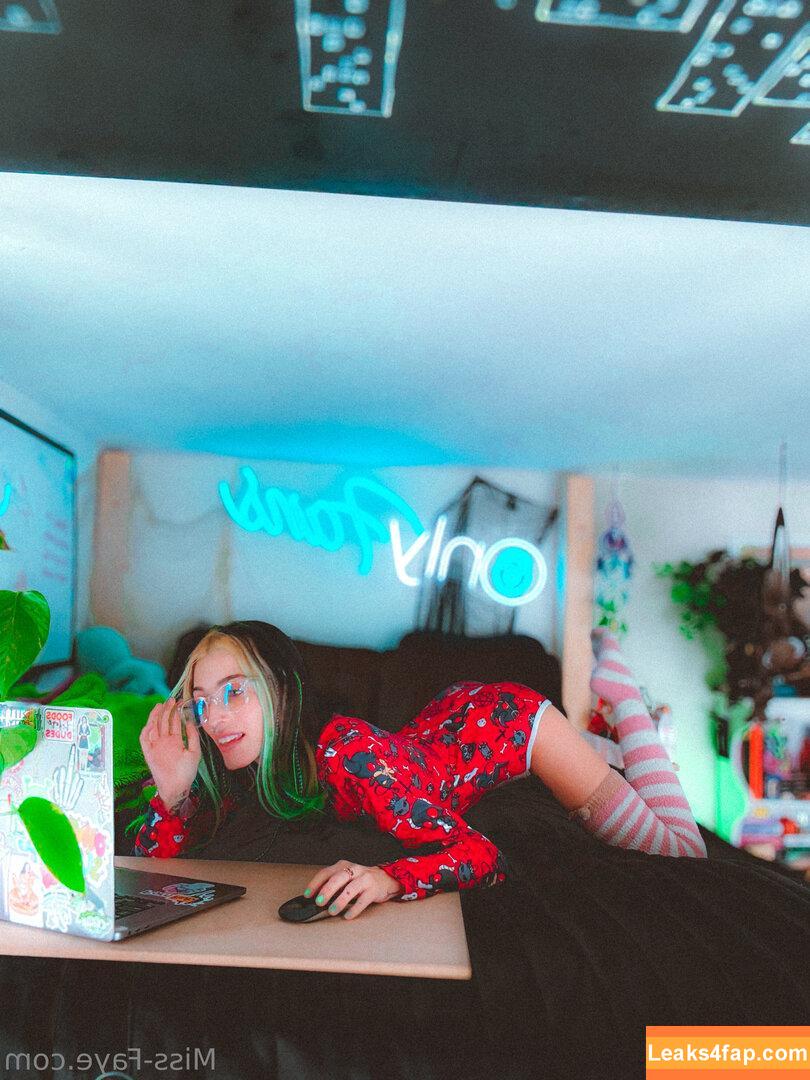 ohheymissfaye /  leaked photo photo #0086