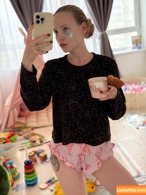 Oksana Neveselaya photo #0122