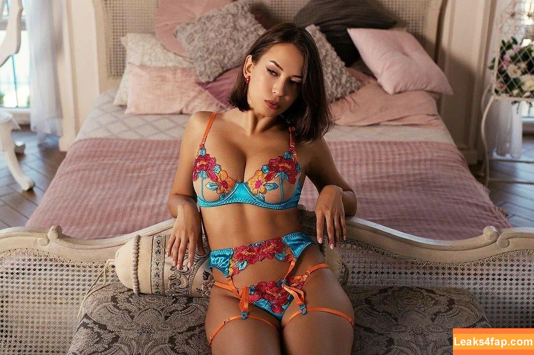 Oladushek11 / Natasha Roik leaked photo photo #0157