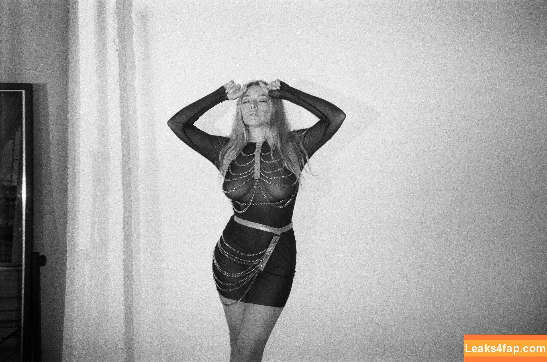 Olga Kobzar / bugs_bunny_gf leaked photo photo #0137