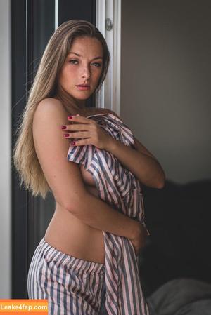 Olga Kobzar photo #0391