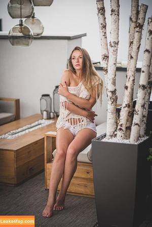 Olga Kobzar photo #0400
