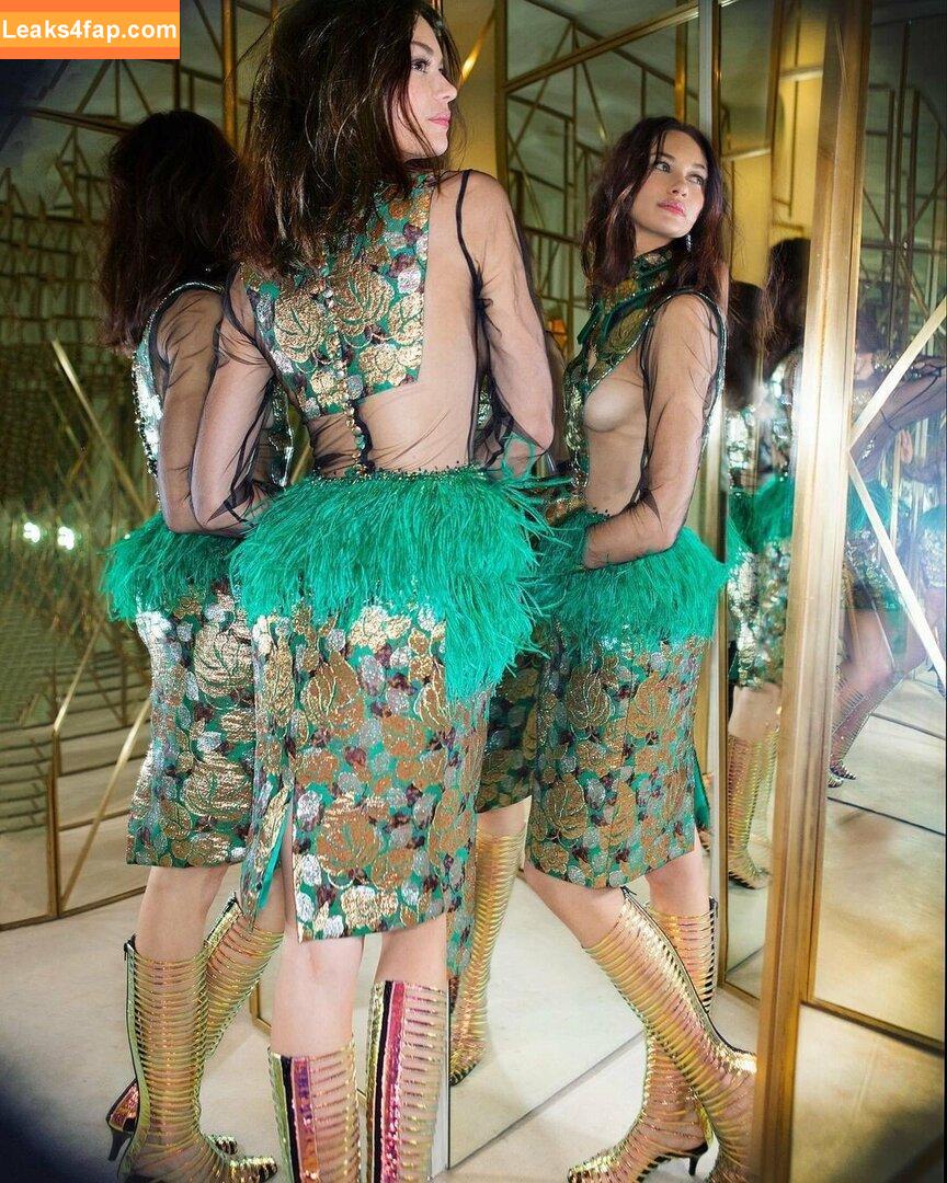 Olga Kurylenko leaked photo photo #0030