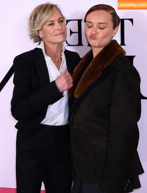 Olivia Cooke photo #0583