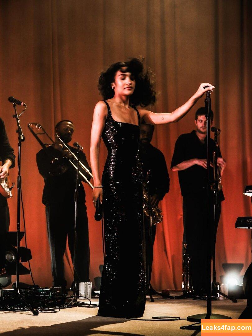 Olivia Dean / oliviadeano leaked photo photo #0007