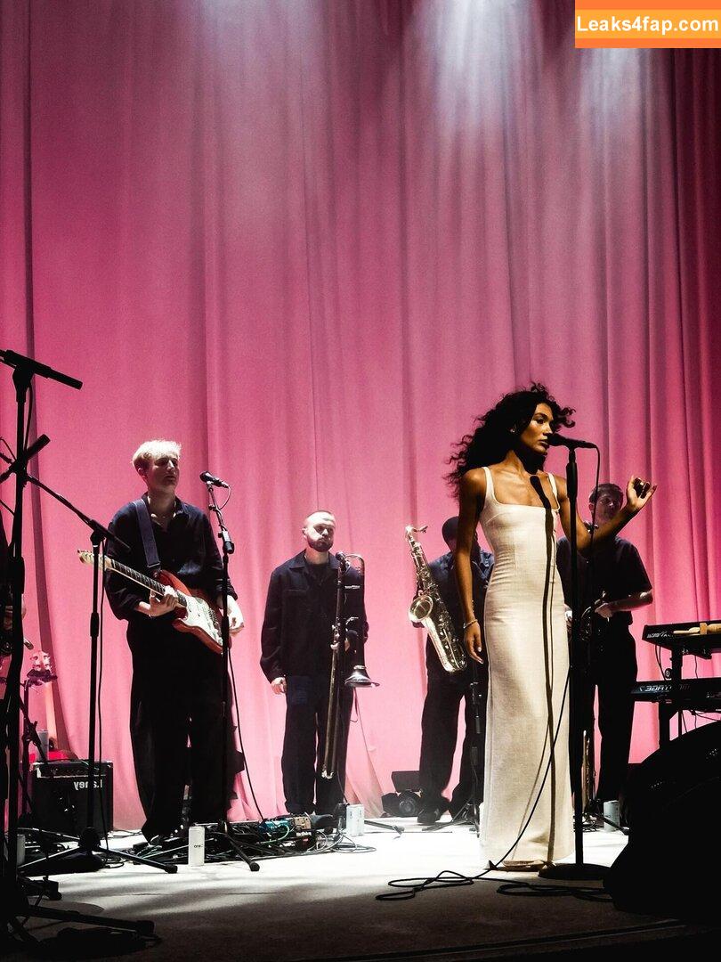 Olivia Dean / oliviadeano leaked photo photo #0009