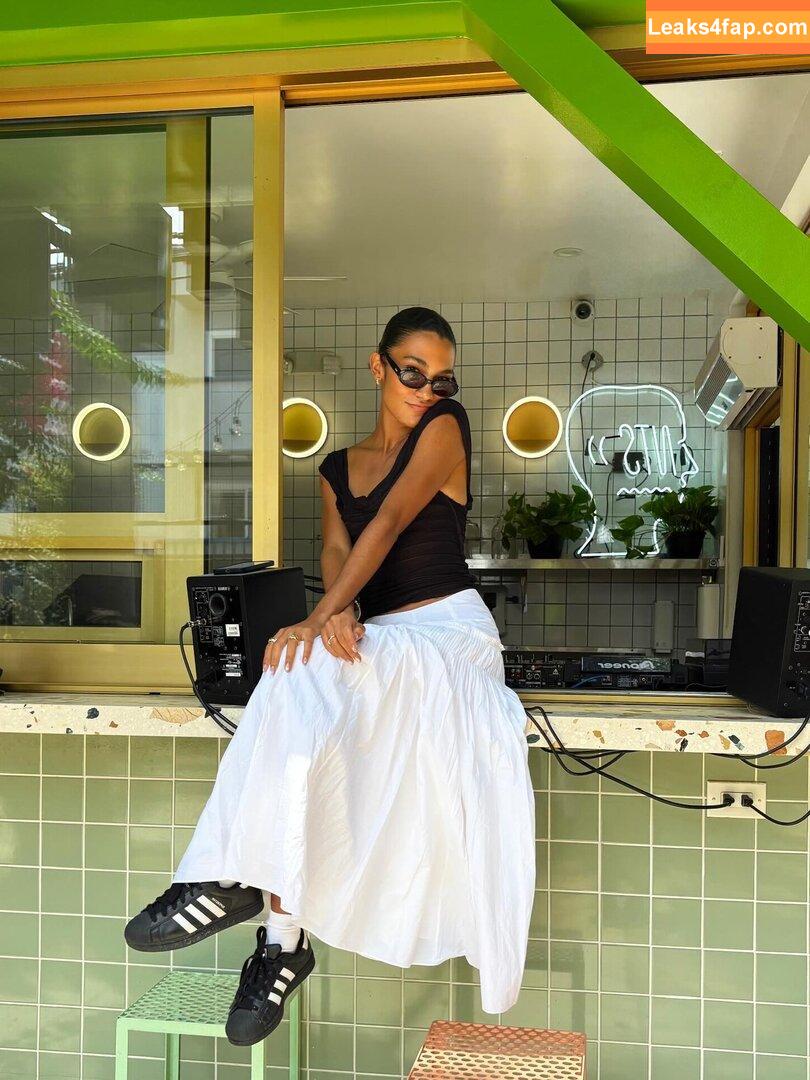 Olivia Dean / oliviadeano leaked photo photo #0024