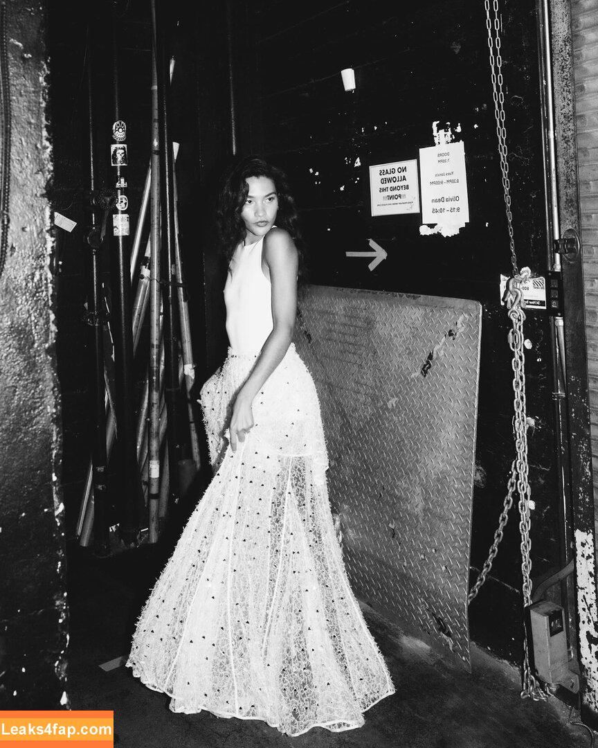 Olivia Dean / oliviadeano leaked photo photo #0026