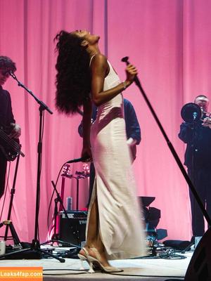 Olivia Dean photo #0008