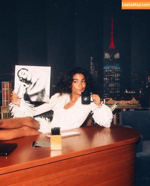 Olivia Dean photo #0016