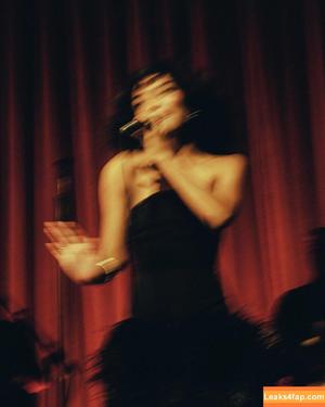 Olivia Dean photo #0018