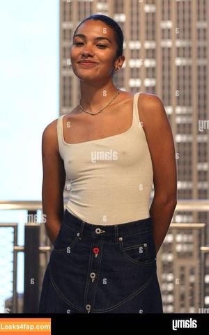 Olivia Dean photo #0032