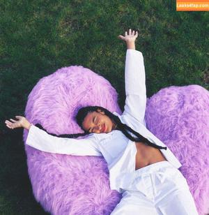 Olivia Dean photo #0037