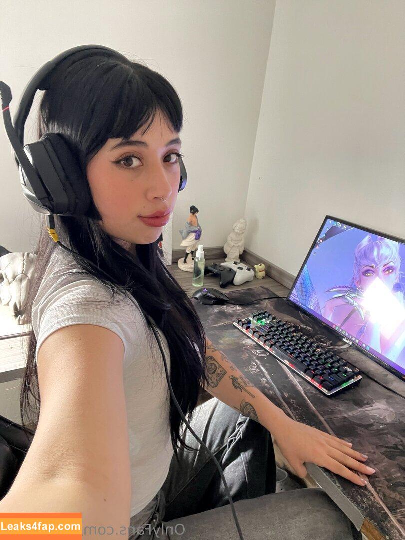 olivia.hara /  leaked photo photo #0011