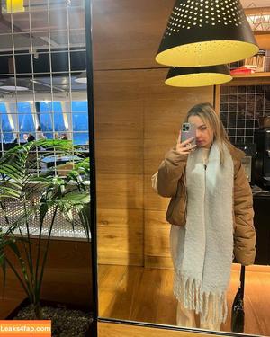 Olivia Hollands фото #0038