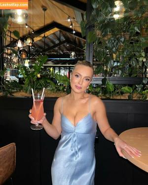 Olivia Hollands фото #0040