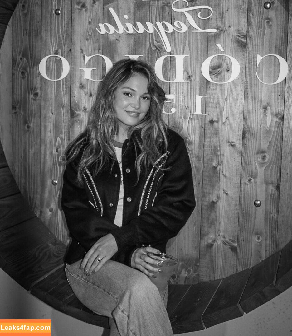 Olivia Holt / Non-Nude / Preview / https: / olivia_holt слитое фото фото #0720