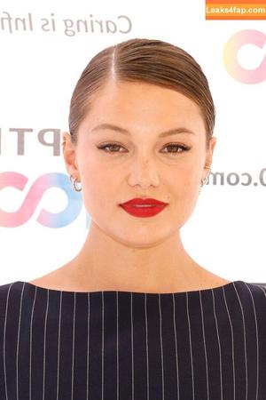 Olivia Holt photo #0110