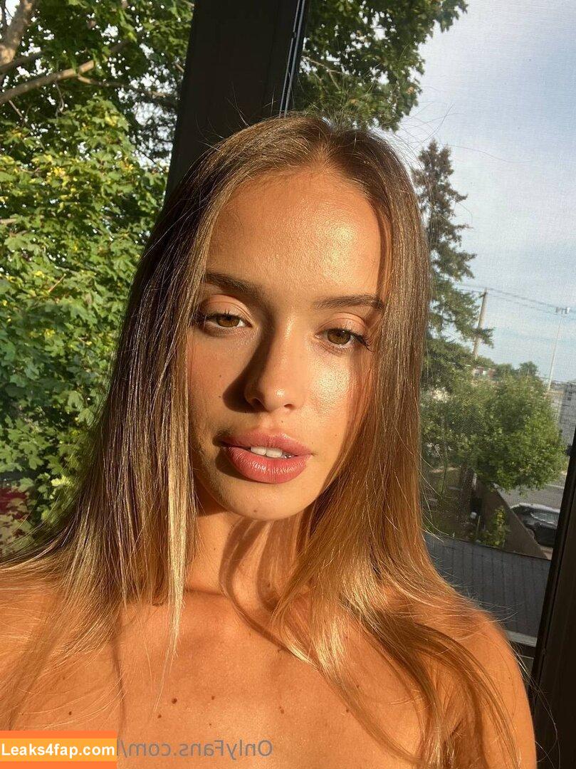 olivia_livy /  leaked photo photo #0021