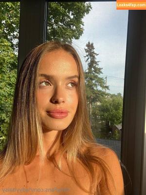 olivia_livy photo #0022