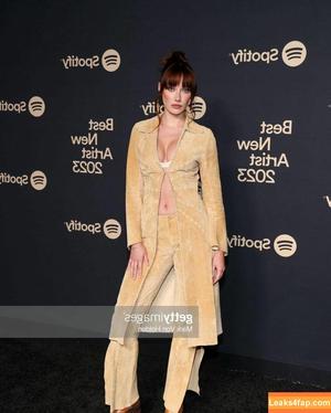 Olivia OBrien photo #0093