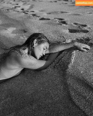 Olivia Ponton photo #1031