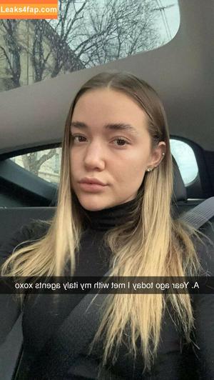 Olivia Ponton photo #1512