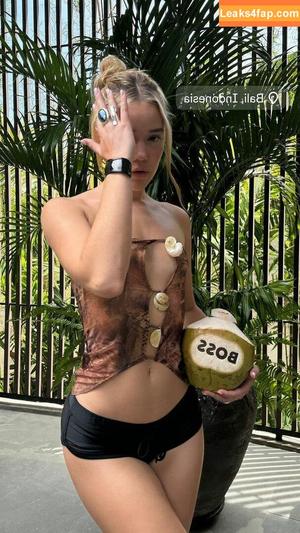 Olivia Ponton photo #1649