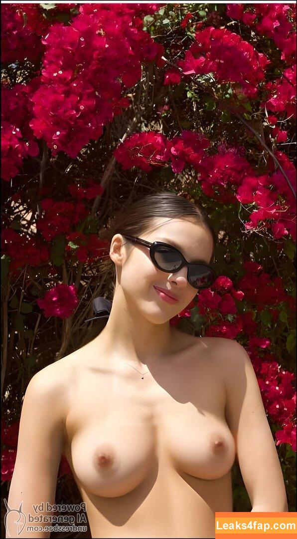 Olivia Rodrigo / https: / oliviarodrigo leaked photo photo #3695