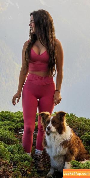 Olivia Young фото #0001