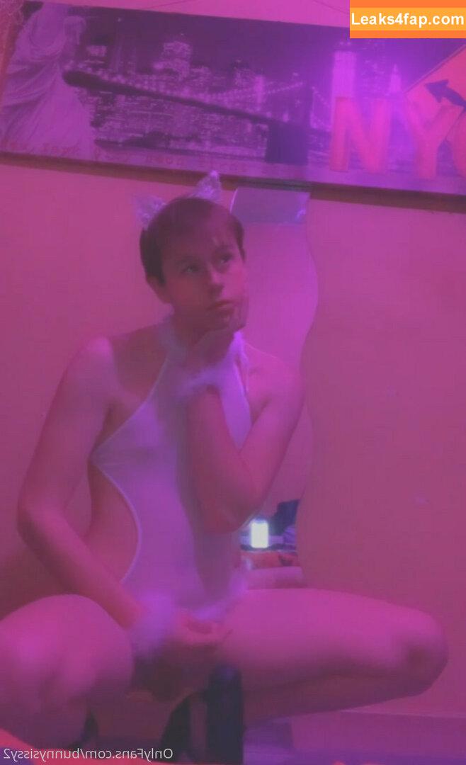 oliviabnwo / bunnysissy2 leaked photo photo #0022