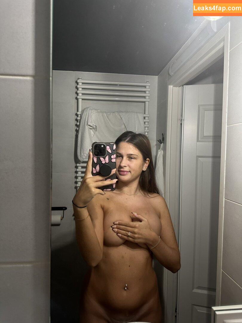 oliviawazowski /  leaked photo photo #0003