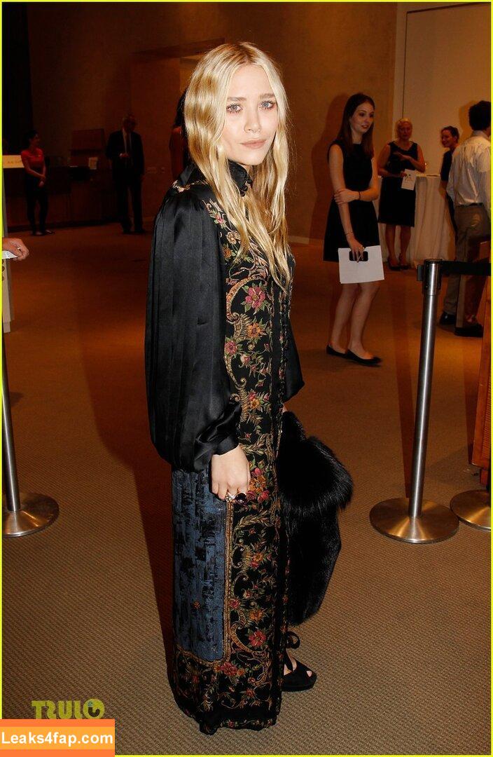 Olsen Twins /  leaked photo photo #0077