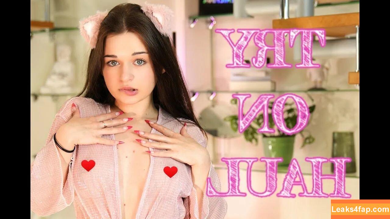 Olya Petit /  leaked photo photo #0011